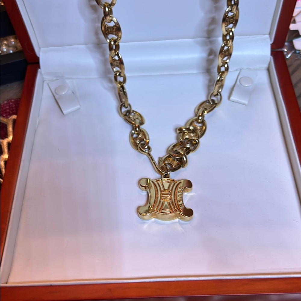 Celine Vintage Unisex Triumph Pendant Iconic Logo Chain Interlock Belt Necklace